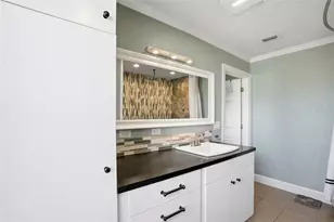 123 S Wiggins Rd, Plant City, FL 33566 - Photo 18