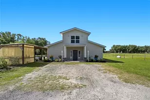 123 S Wiggins Rd, Plant City, FL 33566 - Photo 2