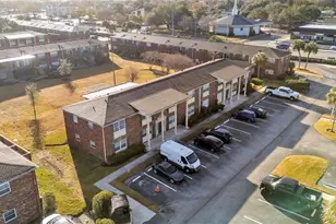 1920 E Edgewood Dr, Lakeland, FL 33803 - Photo 2