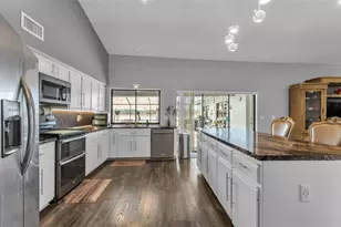 2865 Hammock Dr, Plant City, FL 33566 - Photo 12