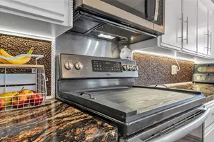 2865 Hammock Dr, Plant City, FL 33566 - Photo 14