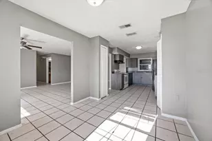 3947 Pipkin Creek Rd, Lakeland, FL 33811 - Photo 8