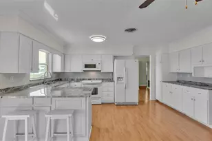 274 Paradise Island Dr, Haines City, FL 33844 - Photo 12