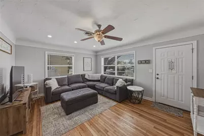 2813 59th Avenue N, Saint Petersburg, FL 33714 - Photo 6