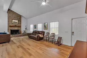 6400 Forestwood Dr E, Lakeland, FL 33811 - Photo 8