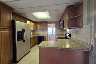 1805 Blue Lake Dr, Lakeland, FL 33801 - Photo 10