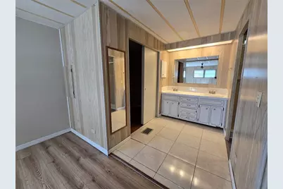 1805 Blue Lake Drive, Lakeland, FL 33801 - Photo 14