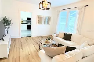 402 E Poinsettia St, Lakeland, FL 33803 - Photo 2