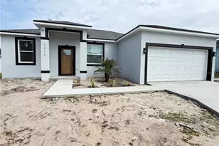 1717 Blossom Cir W, Lakeland, FL 33805 - Photo 2