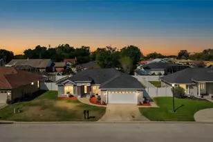 7144 Remington Oaks Loop, Lakeland, FL 33810 - Photo 2