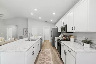 608 Vittorio Dr, Winter Haven, FL 33884 - Photo 12