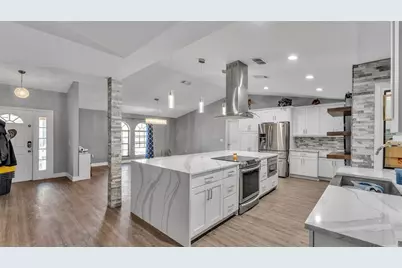 6231 Forestwood Drive W, Lakeland, FL 33811 - Photo 4