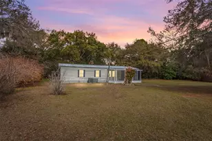 233 Temple Cir W, Winter Haven, FL 33880 - Photo 1