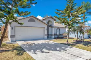 5215 Martinique Dr, Lakeland, FL 33812 - Photo 2