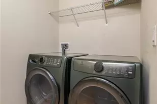 4953 White Sanderling Ct, Tampa, FL 33619 - Photo 18