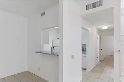 2040 San Marcos Drive SE #206, Winter Haven, FL 33880 - Photo 8