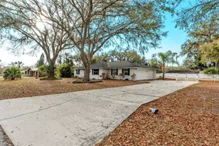 4036 Hollyhead Cir S, Lakeland, FL 33811 - Photo 2