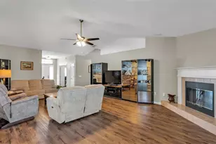 7755 Canterbury Cir, Lakeland, FL 33810 - Photo 18