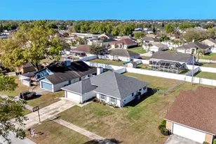 5249 Nichols Dr W, Lakeland, FL 33812 - Photo 2