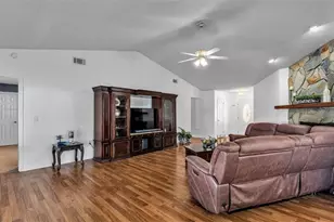 5249 Nichols Dr W, Lakeland, FL 33812 - Photo 4