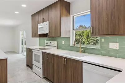 1528 Hallam Court S, Lakeland, FL 33813 - Photo 14