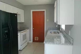 3427 W Bella Vista St, Lakeland, FL 33810 - Photo 2