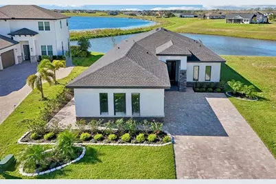 224 Valencia Ridge Drive, Auburndale, FL 33823 - Photo 2