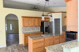 8004 E Settlers Creek Ln, Lakeland, FL 33810 - Photo 6