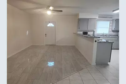 406 Fox Lake Drive, Lakeland, FL 33809 - Photo 2