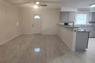 406 Fox Lake Dr, Lakeland, FL 33809 - Photo 2