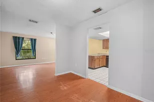 2610 Sprucewood Ln, Plant City, FL 33563 - Photo 4