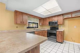 2610 Sprucewood Ln, Plant City, FL 33563 - Photo 8