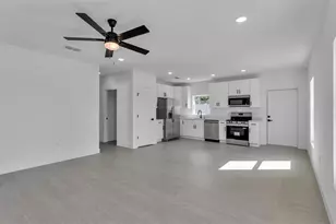 2438 4th St NE, Winter Haven, FL 33881 - Photo 6