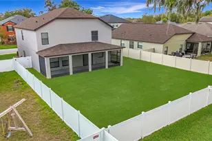 313 Oaklanding Dr, Mulberry, FL 33860 - Photo 2