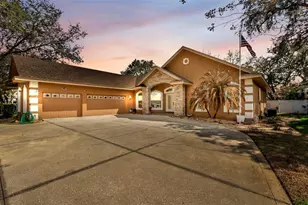 1603 Sir Henrys Trail, Lakeland, FL 33809 - Photo 4