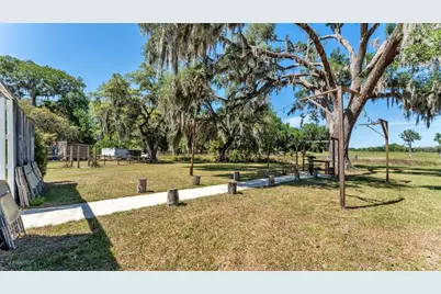 15300 Lake Iola Road, Dade City, FL 33523 - Photo 20