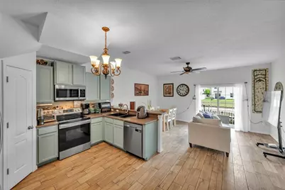 1939 Greenwood Valley Drive, Plant City, FL 33563 - Photo 4