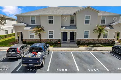 1939 Greenwood Valley Drive, Plant City, FL 33563 - Photo 2