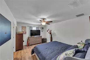 1939 Greenwood Valley Dr, Plant City, FL 33563 - Photo 18