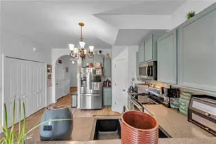 1939 Greenwood Valley Dr, Plant City, FL 33563 - Photo 6