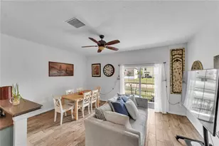 1939 Greenwood Valley Dr, Plant City, FL 33563 - Photo 10