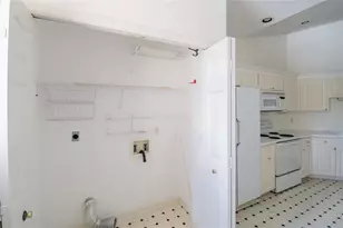 447 Enclave Pl, Lakeland, FL 33803 - Photo 32