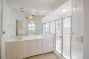 447 Enclave Pl, Lakeland, FL 33803 - Photo 22