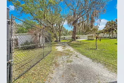 1518 Dawn Heights Drive, Lakeland, FL 33801 - Photo 10