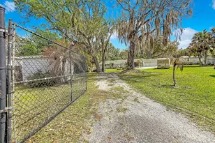 1518 Dawn Heights Dr, Lakeland, FL 33801 - Photo 10