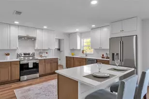 1616 Monterey Ln, Lakeland, FL 33813 - Photo 2