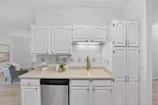 6144 Silver Lakes Dr E, Lakeland, FL 33810 - Photo 16