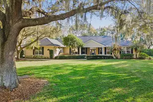 100 Wyndham Dr, Winter Haven, FL 33884 - Photo 2