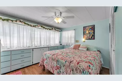 38533 Ethel Avenue, Zephyrhills, FL 33540 - Photo 8