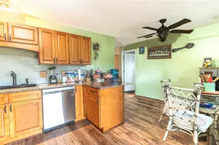 626 Cape Cod Cir, Valrico, FL 33594 - Photo 10